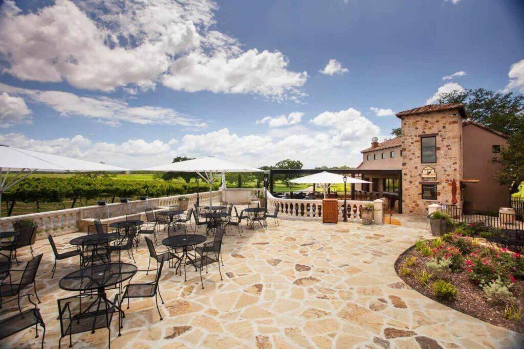 The Container Retreat @ 290 Wine Trail #10 Welcome Friends! Hye Bagian luar foto